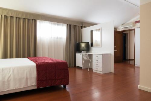 Hotel Tourist - image 8