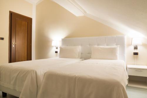 Hotel Tourist - main image