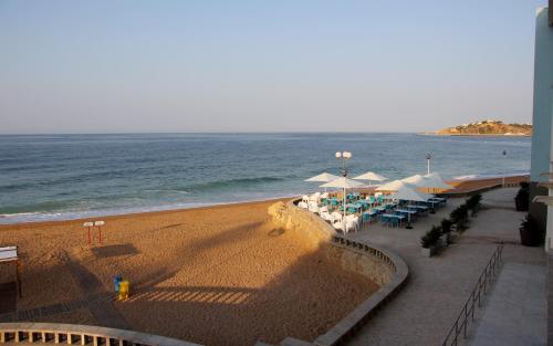 沙灘, INATEL Albufeira in 阿爾布菲拉