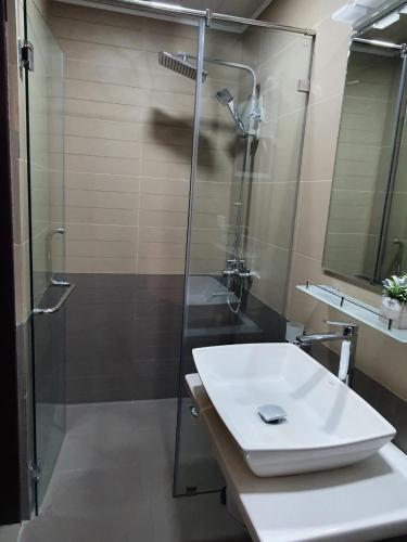 Two-Bedroom Apartment room in The Edge Luxury Apartment