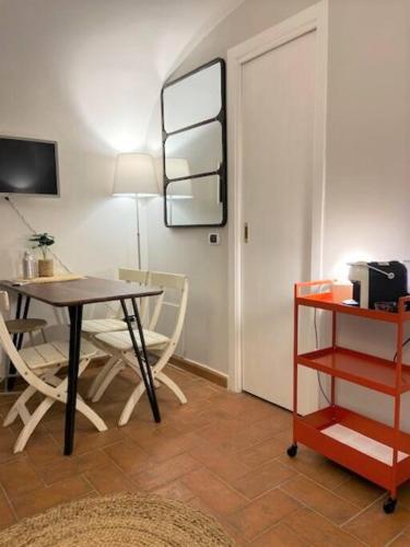 Lenu’s Apartment- private apartment- historical, Roma (foto 3)