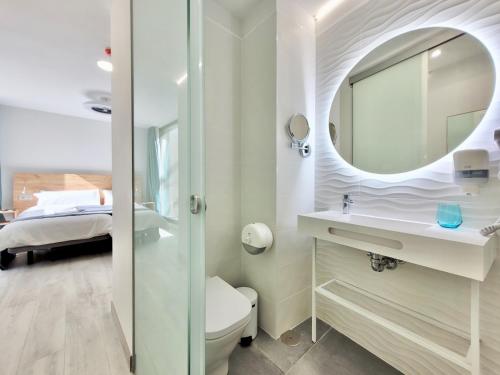 2 twin beds
