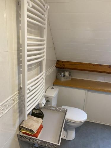 Bathroom, La Maison Du Bonheur in Saintry-sur-Seine