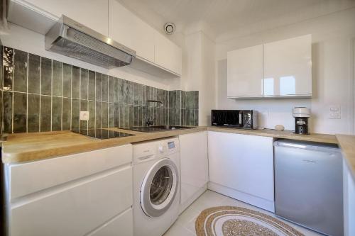 keuken, Upstays Sea View 20m2 Apartment Suquet in Le Suquet Old Town