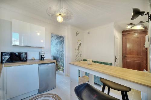 keuken, Upstays Sea View 20m2 Apartment Suquet in Le Suquet Old Town