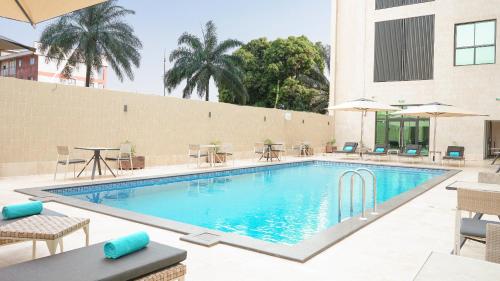 Swimming pool, STAR LAND HOTEL BASTOS in Yaounde