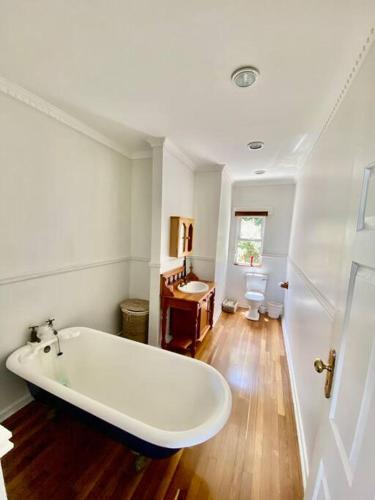 Vannas istaba, Beautiful beach house on Prince's Grant Estate in Prince`s Grant Golf Estate