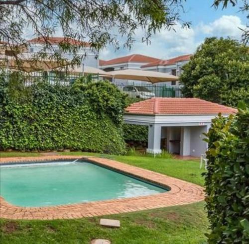 Northcliff Terrace 2 bedroom apartment