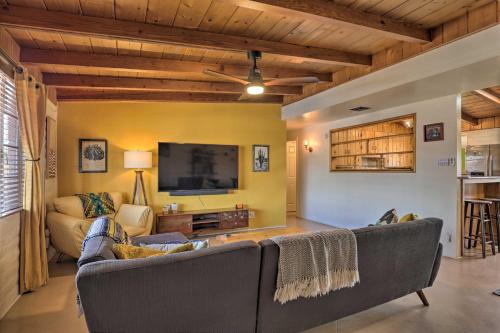 Vibrant Tucson Home Pool Hot Tub and Fire Pit - image 5