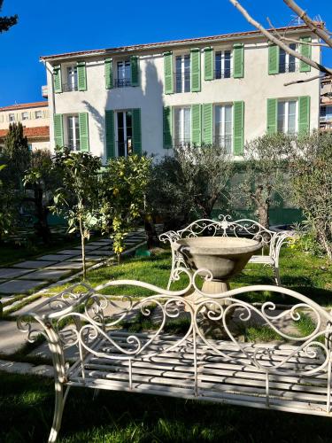 amazing new property in the heart of the old town of antibes