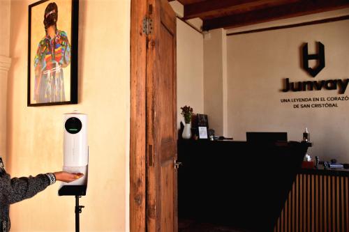 339880765 Hotel Junvay