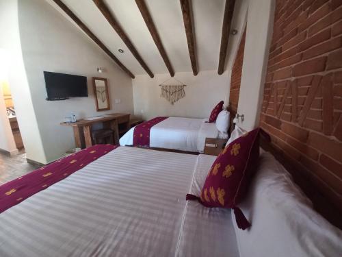 339893530 Hotel Junvay