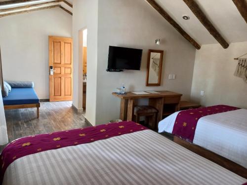 339893547 Hotel Junvay