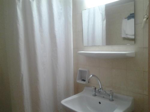 Oasis Hotel - image 14