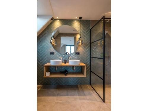 Modern 6-person villa in De Cocksdorp Texel - image 4