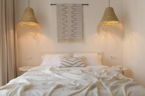 1 queen bed, 1 sofa bed