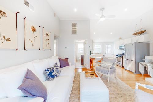 Downtown Beach Cottage in West Yarmouth, USA