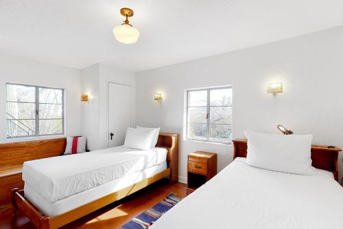 Lazy C Ranch near พิพิธภัณฑ์สัตว์ป่านานาชาติ