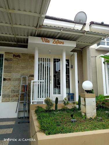 Nata Villa-Villa Zafhira Batu Malang