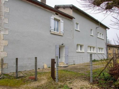 Gîte Château-l'Évêque, 3 pièces, 5 personnes - FR-1-616-238 gîte à louer Lafarerie