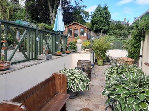 Holly Lodge - image 6