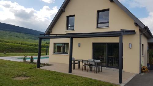 Superbe Maison Jacuzzi+Piscine au cœur des vignes