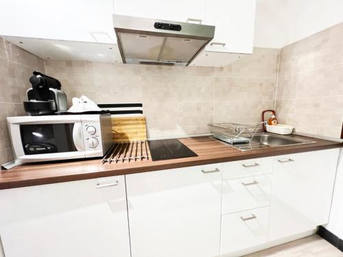 Garibaldi Apartment - image 10
