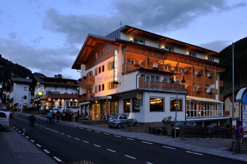 Hotel Cristallo - Santa Cristina in Val Gardena