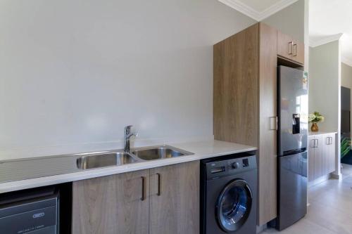 Alimama Spaces: The Thando's Kyalami Woods