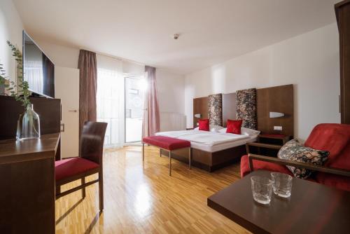 Superior Double Room with Pool View