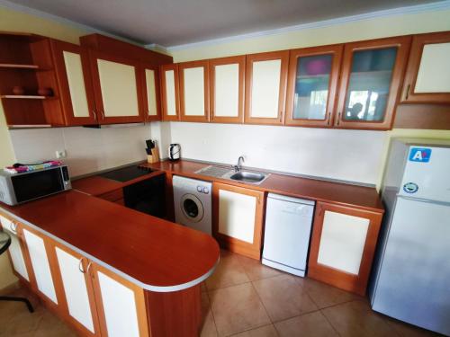 Delfin Port Apartments - Prime Location & Parking & Pet Friendly - image 4