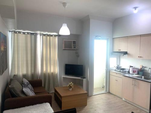 Lovely Spacious Condo With Balcony, Manila