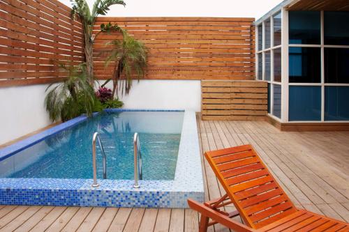 Swimming pool, Dubai Motel in Yilan City