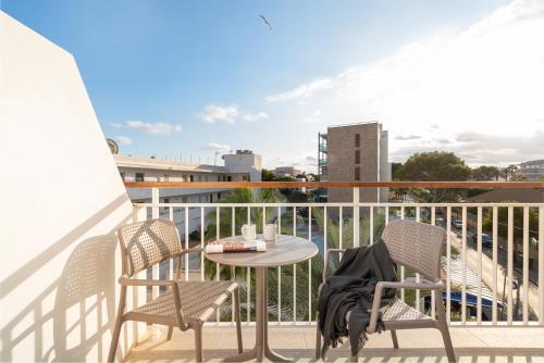 room detail thumbnail 1