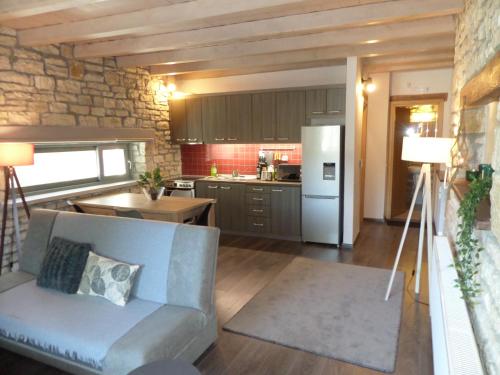 . Kalpaki stone apartment 1