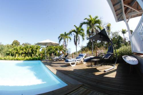 Swimming pool, Les Z’Alizes in Le Moule