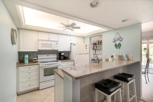 Sanibel Siesta On The Beach Unit 308 Condo - image 6