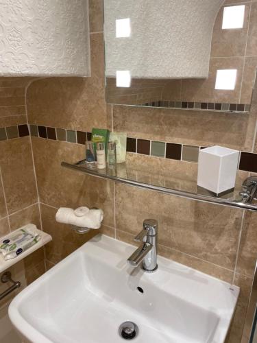 Luxury Double Room image 5