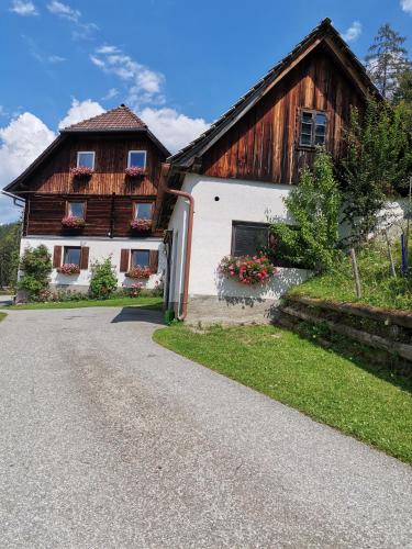 Viesnīcas āriene, Rainerhof in Laßnitz Bei Murau