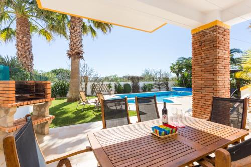 CoolHouses Algarve Luz, 2 Bed semi detached villa, Jardim das Palmeiras condominium, Villa A