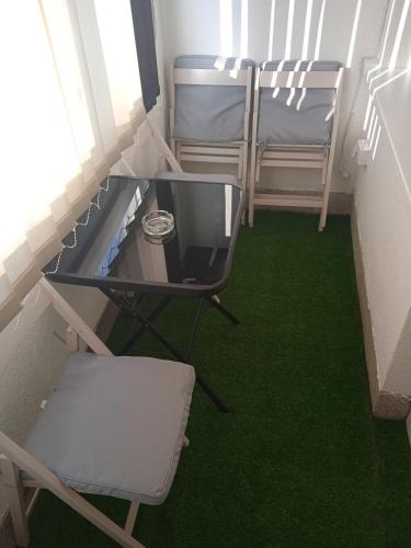 One-Bedroom Apartment image 10