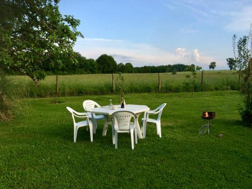 Beautiful cottage with private pool in France