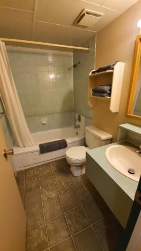 Sundre Motor Inn photo