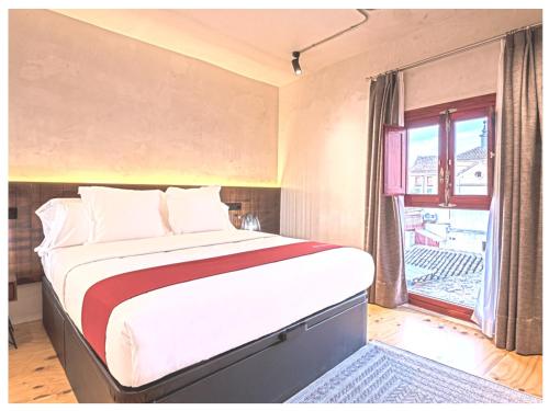 One-Bedroom Apartment image 4