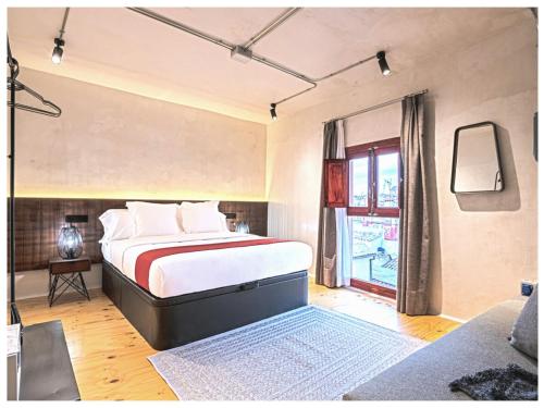 One-Bedroom Apartment image 6