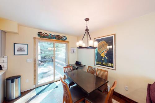 Bellflower Trout House in Vail, USA