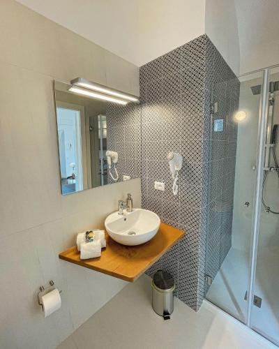 Suite with Sea View image 3