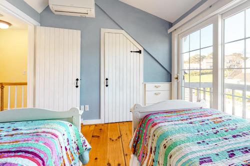 Max’s South Seas Hideaway