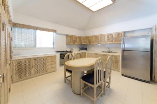 Kitchen, Hermosa villa con 4 habitaciones en el exclusivo fraccionamiento las brisas Acapulco in Acapulco