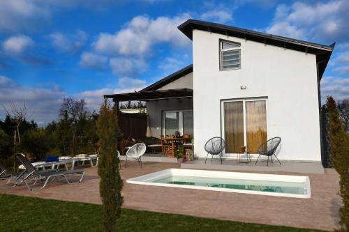Iris 3, Paralia Katerinis
